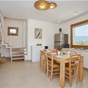 4 bedroom villa with pool, Castellammare del Golfo, sleeps 8-9